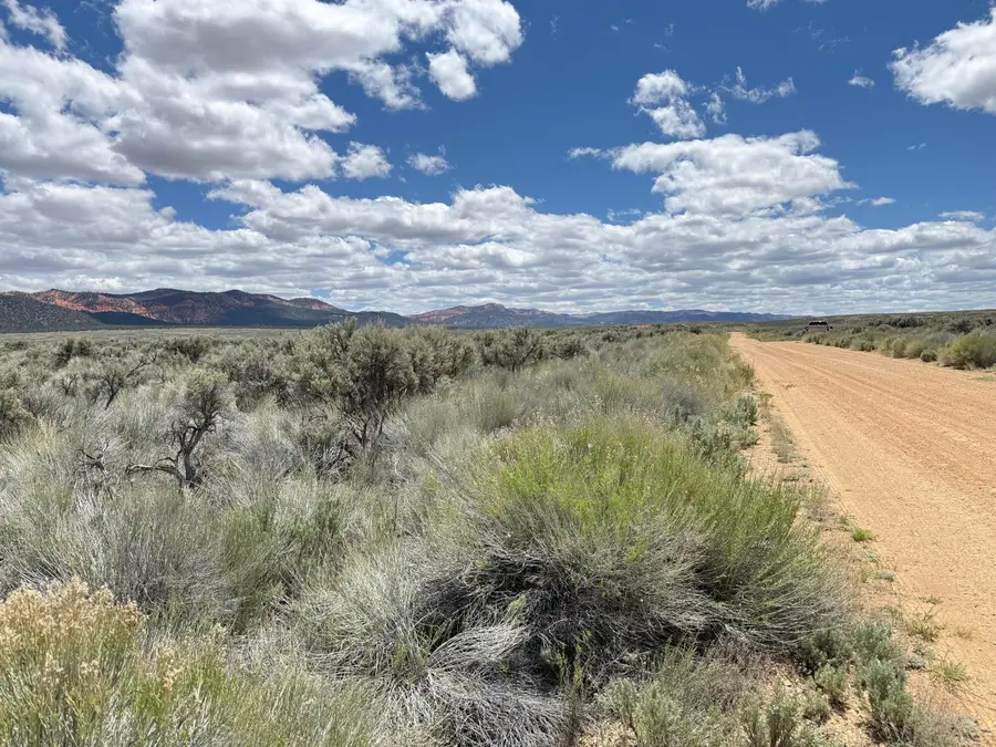 4323 S Scenic Dr, Panguitch, UT 84759 - #3