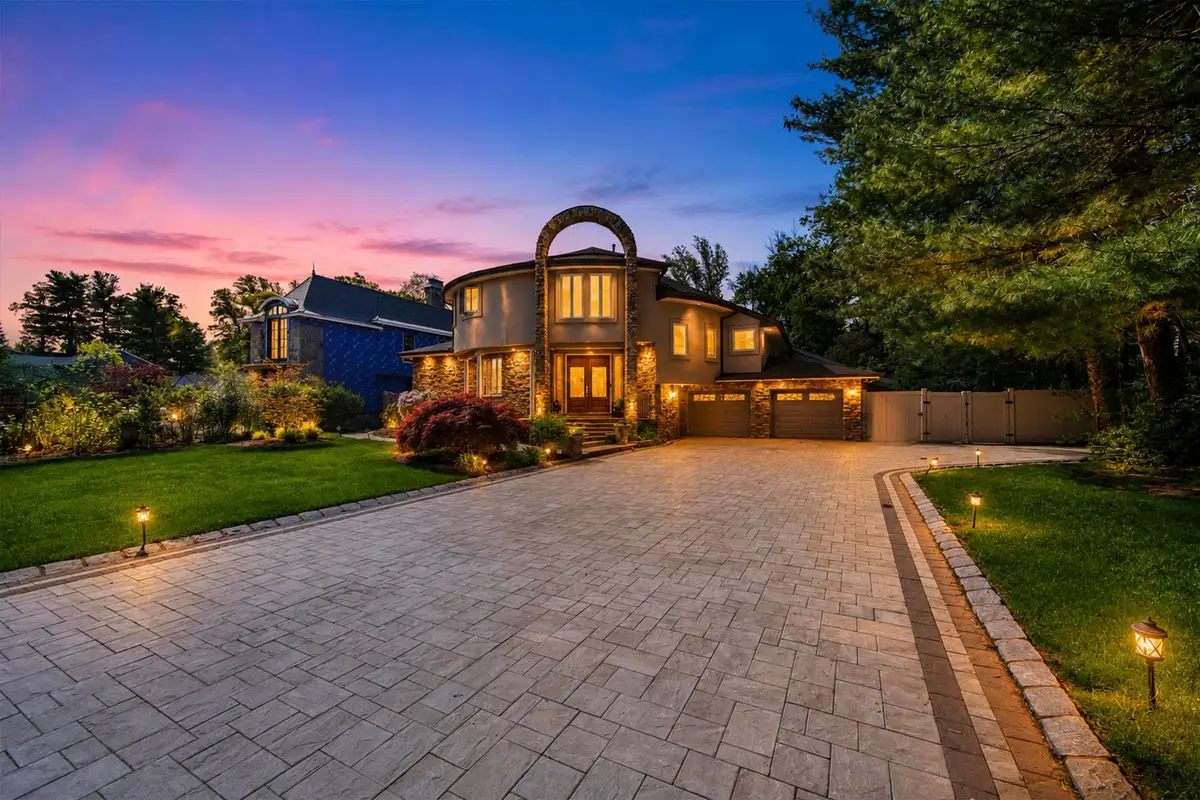 290 Dunkerhook Road, Paramus, NJ 07652 - #1