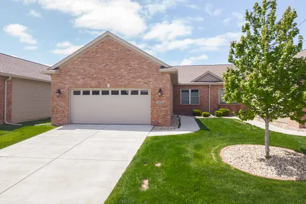 1903 Dunraven Road, Bloomington, IL 61704