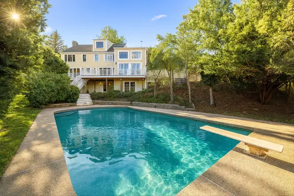 65 Myles View Dr, Duxbury, MA 02332