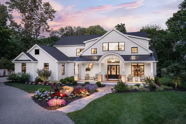 565 York Street, York, ME 03911