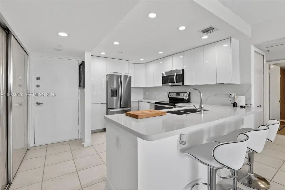 20505 E Country Club Dr #833, Aventura, FL 33180 - #1