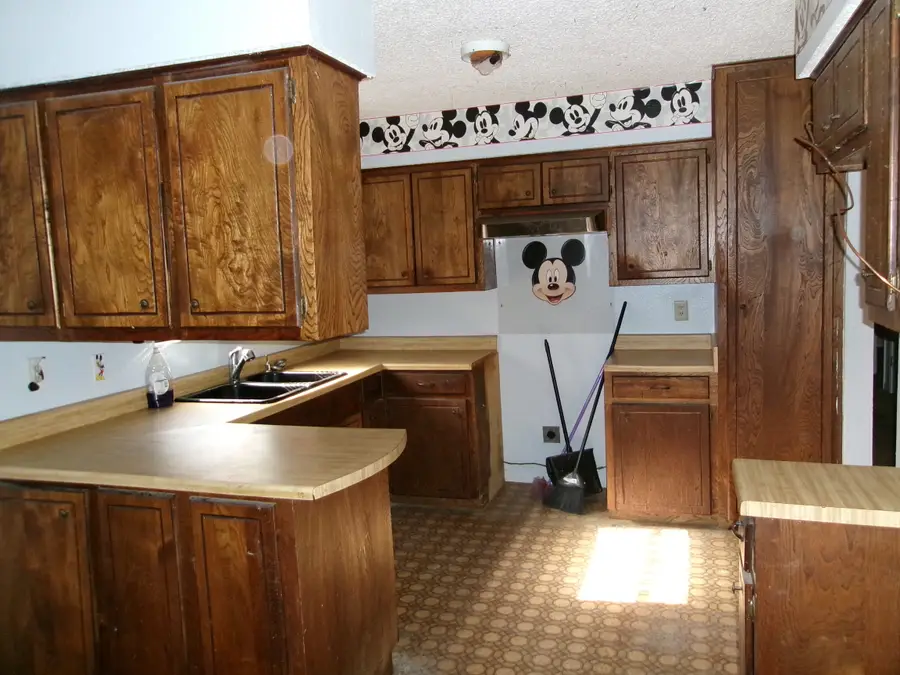 538 E Massey Street, Athens, TX 75751 - #3