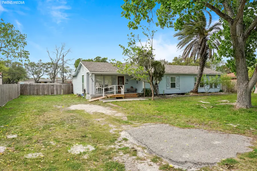 222 S 12th Street, Aransas Pass, TX 78336 - #3