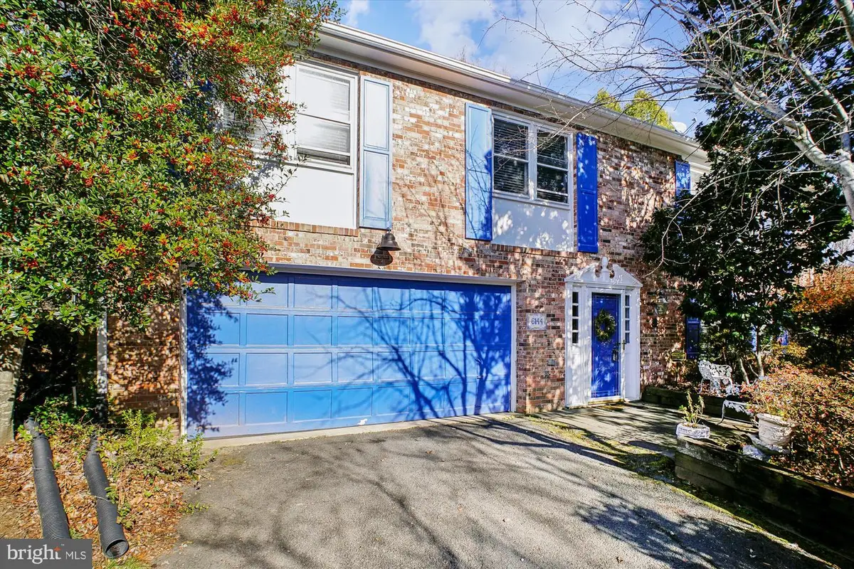 6144 Chesterbrook Rd, McLean, VA 22101 - #1
