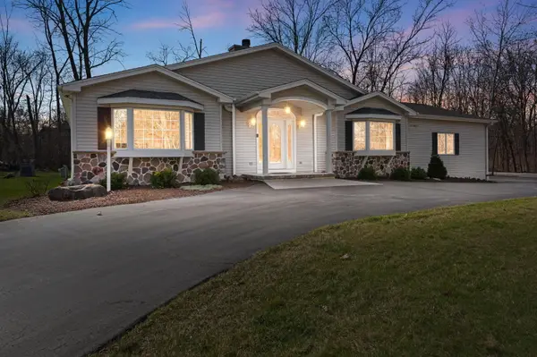 W223N8293 Sandras Dr, Lisbon, WI 53089