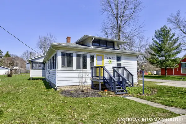 658 Allegan Street, Saugatuck, MI 49453