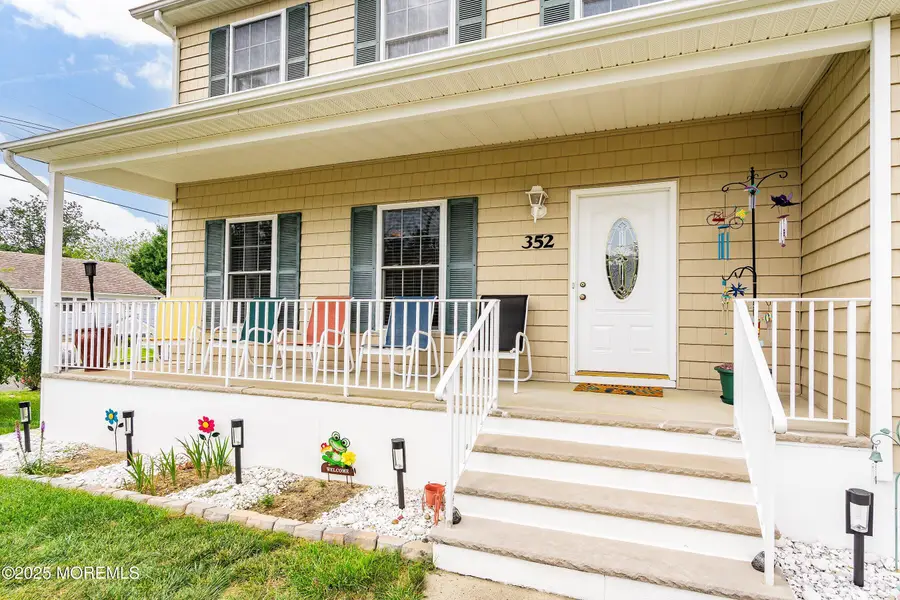 352 Halliard Ave, Beachwood, NJ 08722 - Image #2