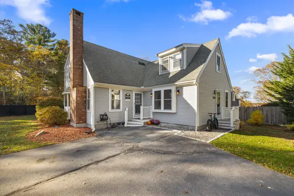 266 Algonquin Ave, Mashpee, MA 02649
