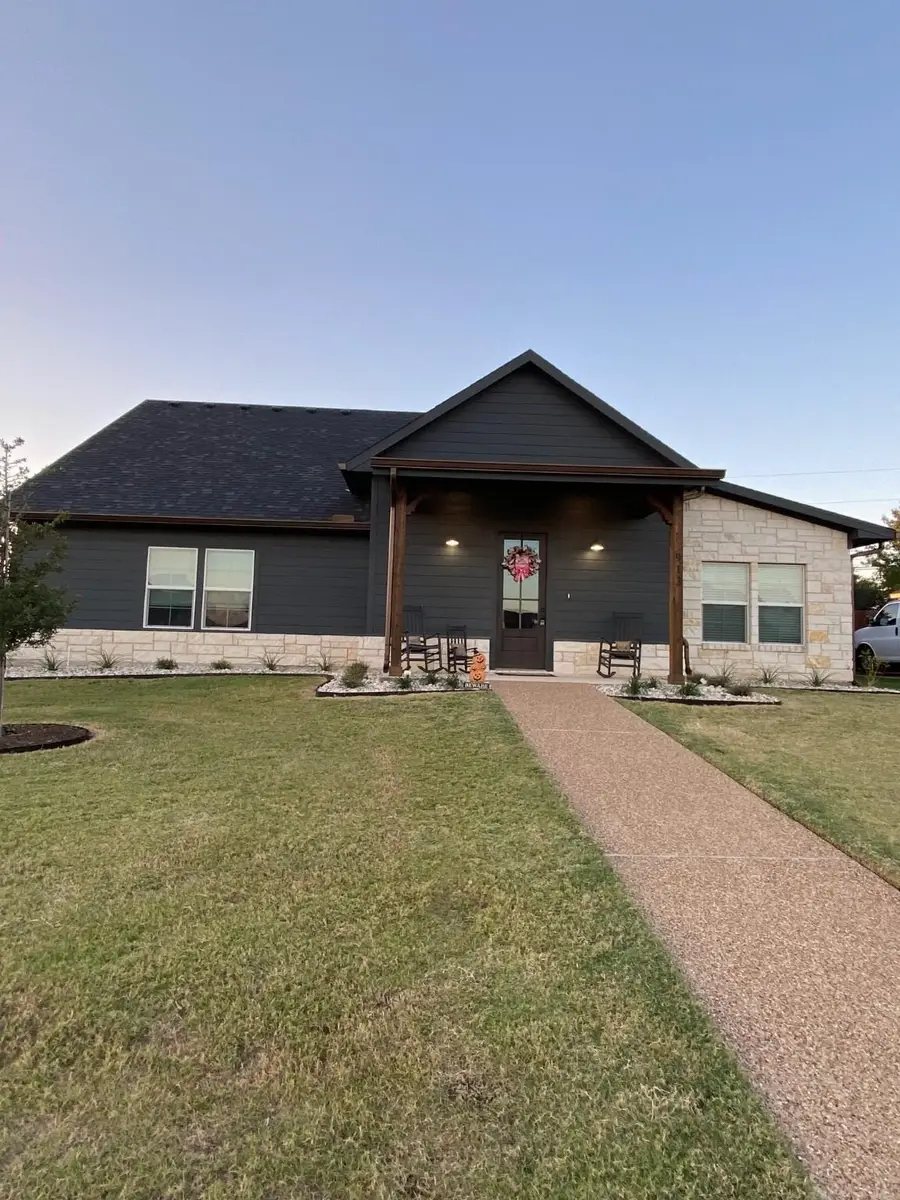 913 Day Star Drive, Hewitt, TX 76643 - Image #2