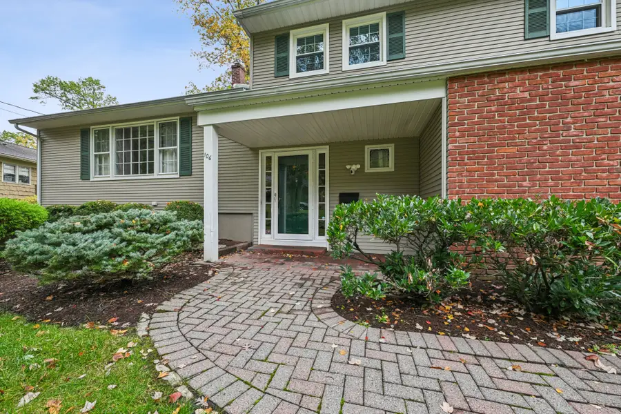 106 Stoneridge Rd, New Providence, NJ 07974 - Image #2