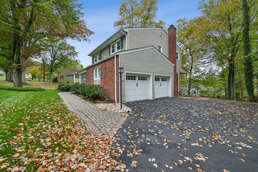 106 Stoneridge Rd, New Providence, NJ 07974 - Image #3
