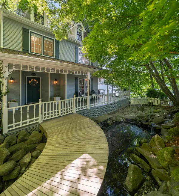 10157 SW 263rd Street, Vashon, WA 98070