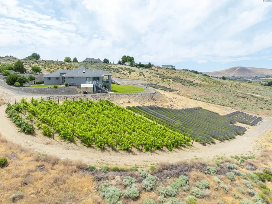 5880 W 58th Avenue, West Richland, WA 99353 - #3