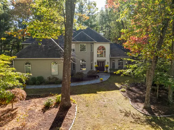 13 Chatsworth Place, Farmington, CT 06032