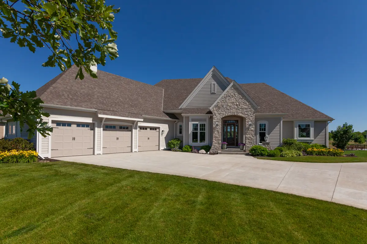 N33W29424 Millridge ROAD, Pewaukee, WI 53072 - #1