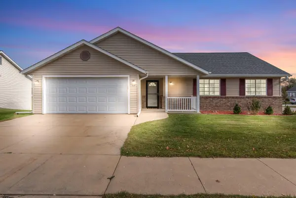 836 Tower Dr, Hartford, WI 53027