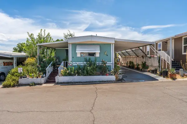 20683 Waalew Road #B49, Apple Valley, CA 92307