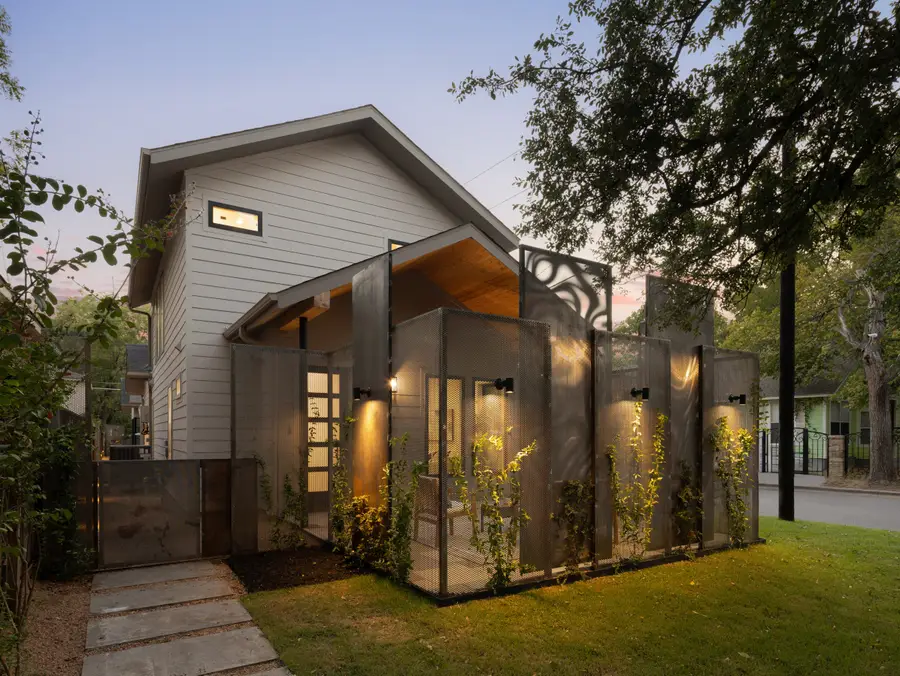 1401 E 3rd St #1, Austin, TX 78702 - Image #2