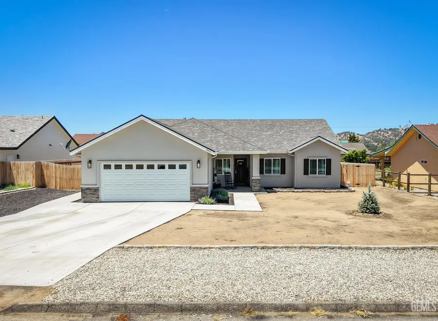 18401 Ghost Town Street, Tehachapi, CA 93561 - #2