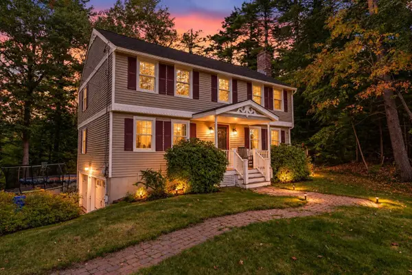 26 Holts Point Road, Hampstead, NH 03841