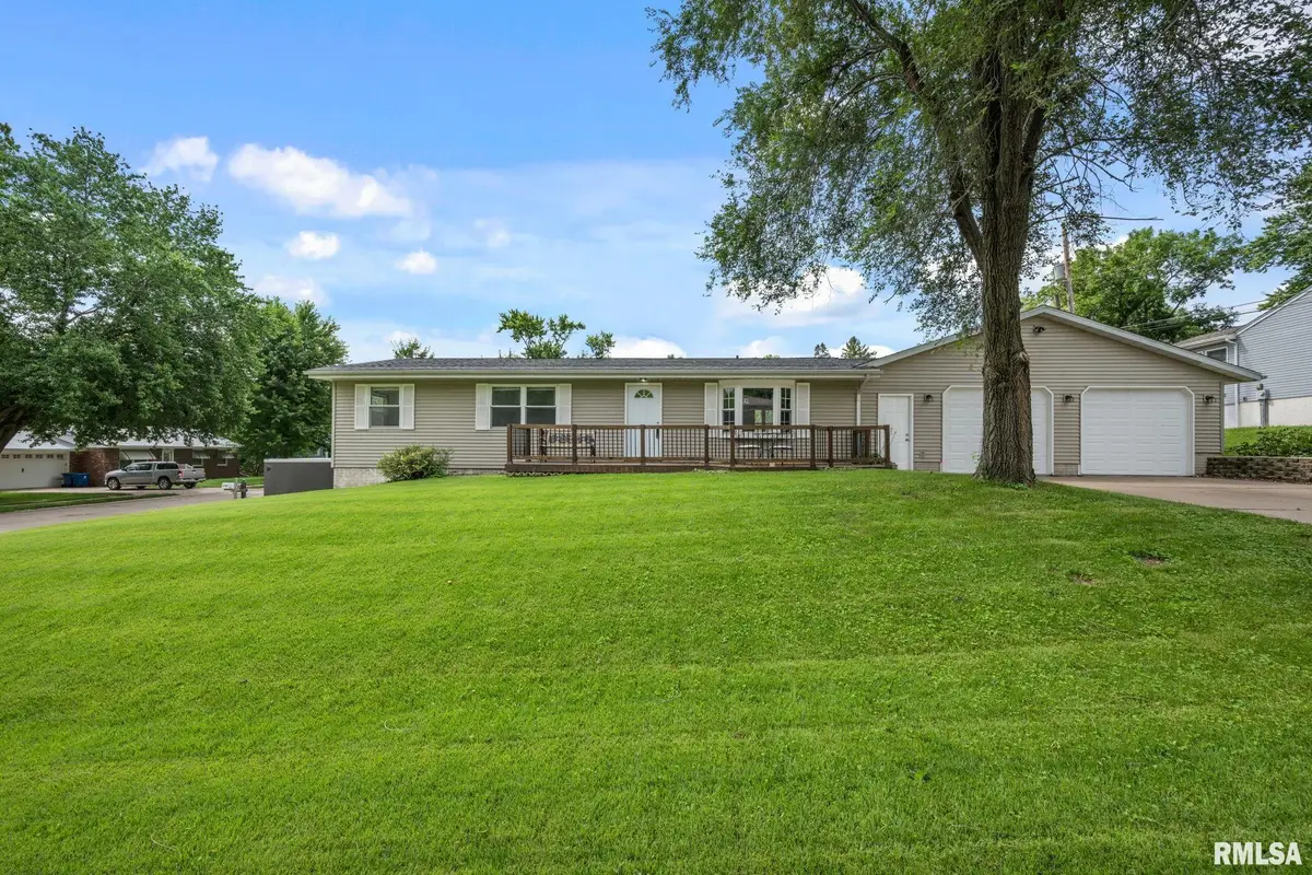 500 May Street, Le Claire, IA 52753 - Image #1