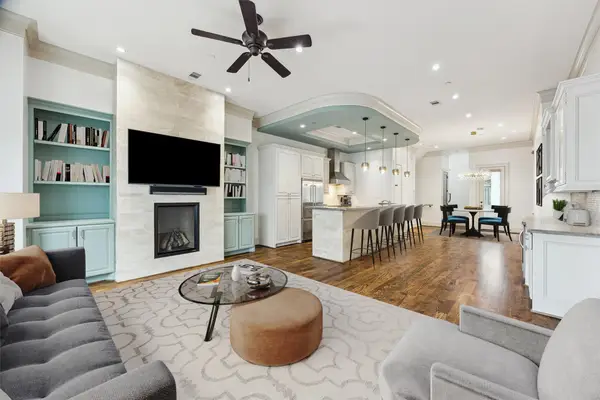 5214 Calle Cordoba Place, Houston, TX 77007