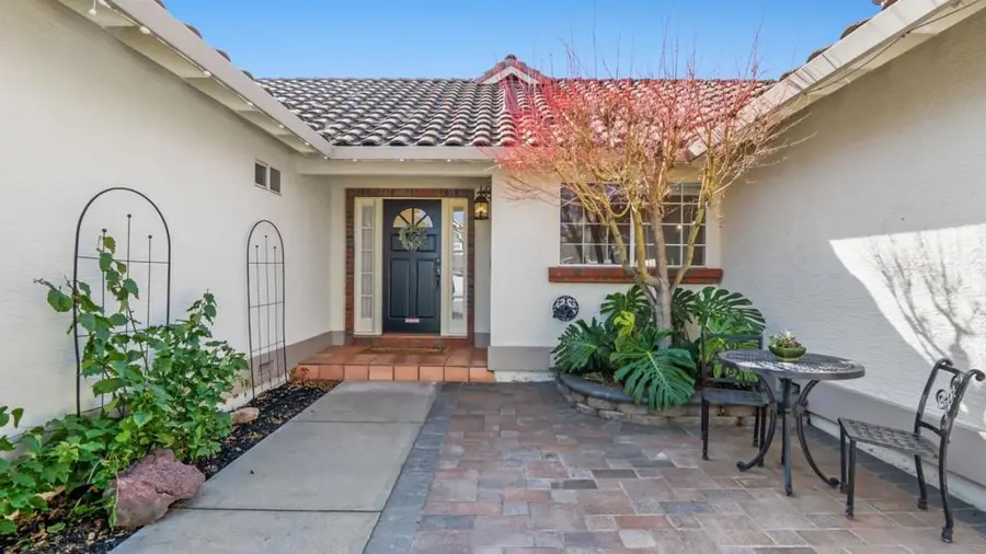 381 Tina Drive, Hollister, CA 95023 - Image #3