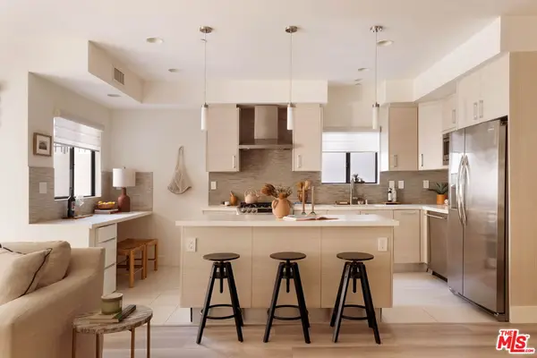 11811 Kiowa Avenue #103, Los Angeles, CA 90049