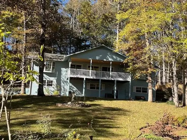 5147 Summer Wood Lane, Young Harris, GA 30582
