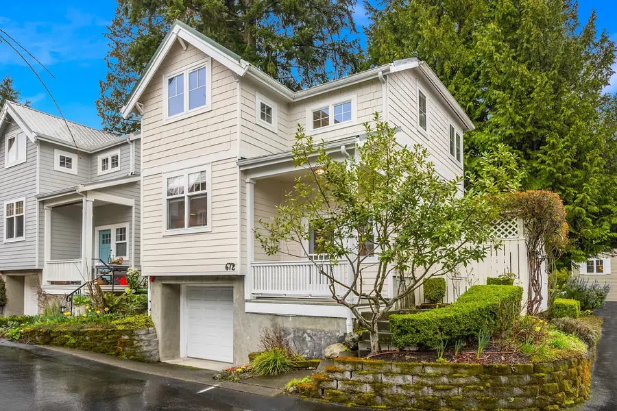 672 Madison Avenue N, Bainbridge Island, WA 98110 - #2