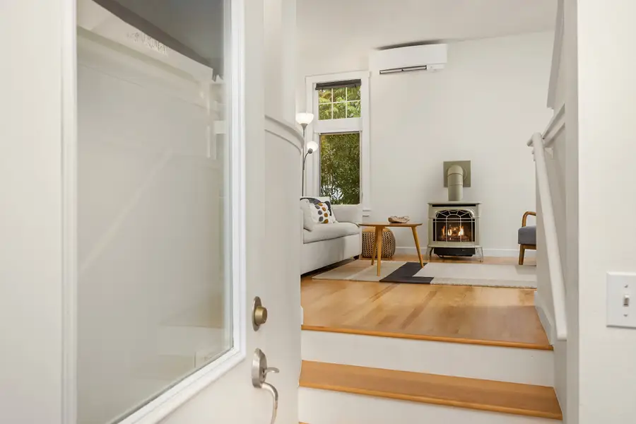 672 Madison Avenue N, Bainbridge Island, WA 98110 - #3