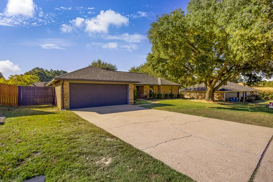 1611 Shady Creek Circle, Henderson, TX 75652 - Image #2