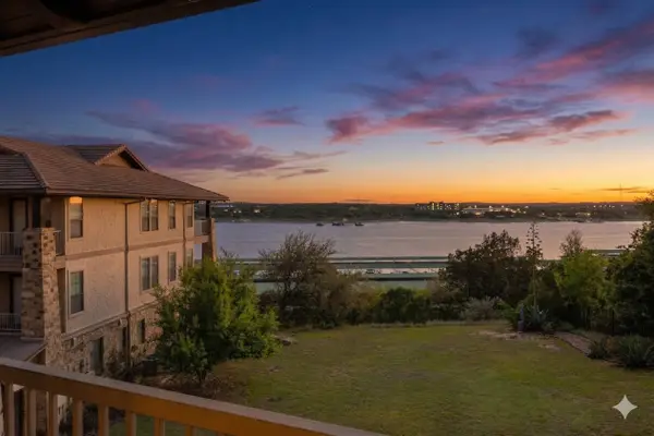 6712 Lantern View Dr #302, Jonestown, TX 78645