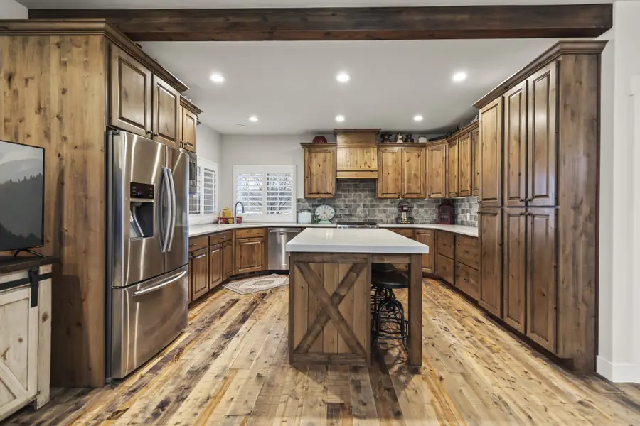 1165 E Austin Dr, Elsinore, UT 84724 - #3