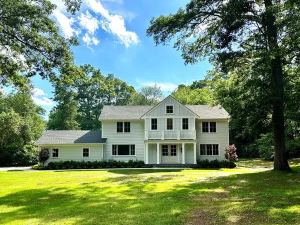 19 Woodvale Drive, Laurel Hollow, NY 11791