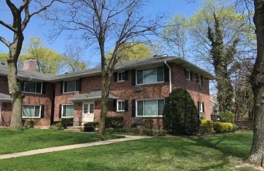 141 Edmunton Drive #G-18, North Babylon, NY 11703 - Image #3