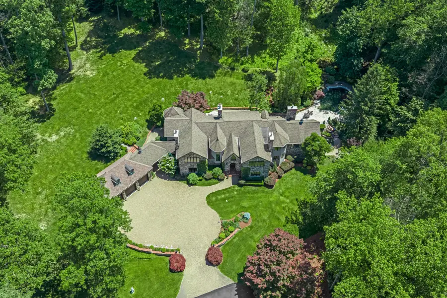 14 Bliss Rd, Mendham, NJ 07945 - #3