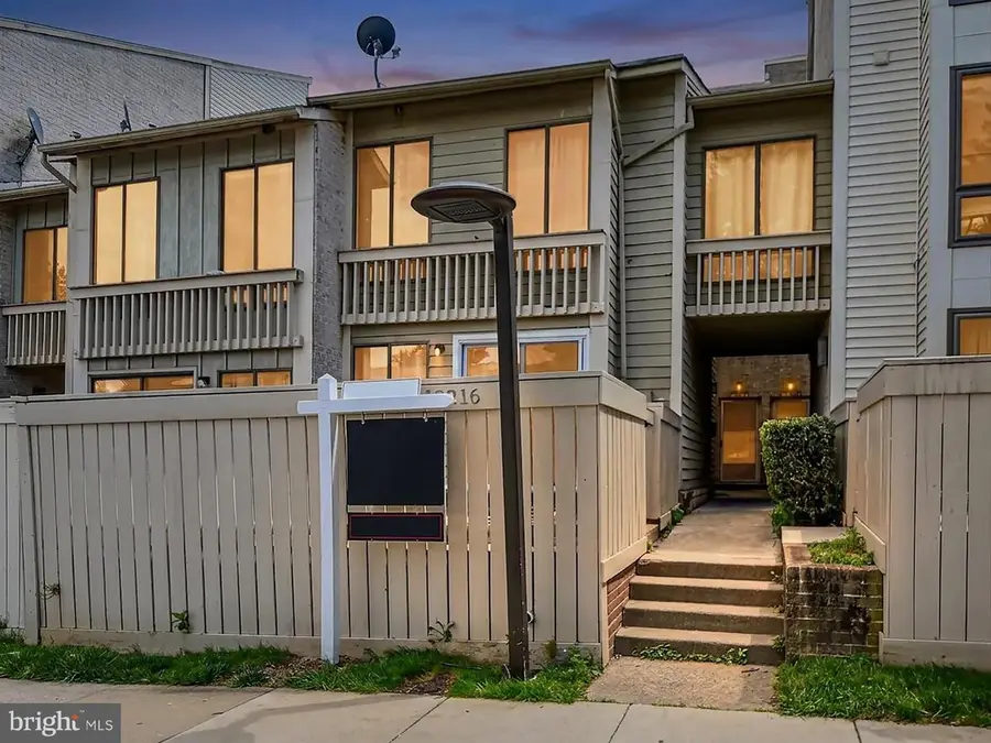 10216 Ridgeline Dr, Montgomery Village, MD 20886 - #2