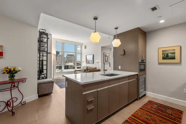 100 Lovejoy Wharf #PH-3C, Boston, MA 02114