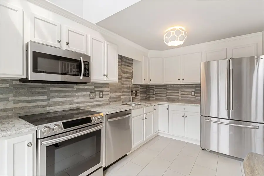 33 Barker Square Dr #33, Pembroke, MA 02359 - Image #3