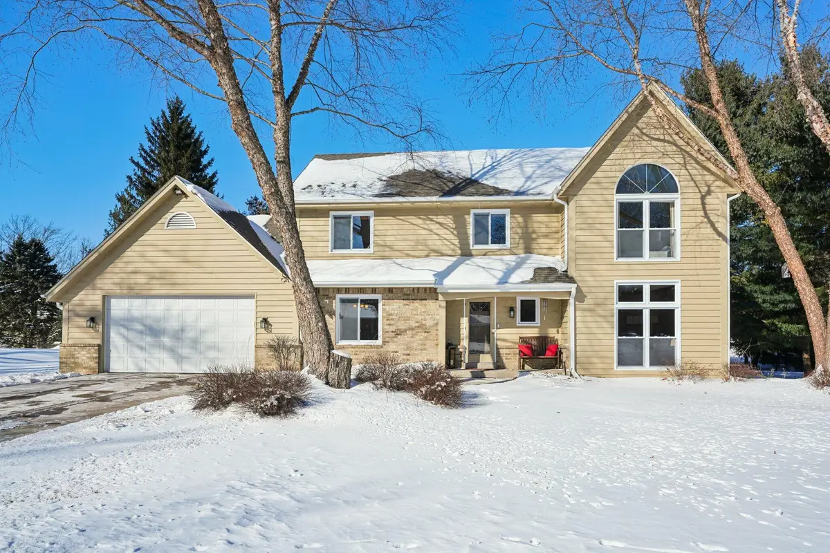 W336N5271 Wedgewood Dr, Merton Town, WI 53058 - Image #1