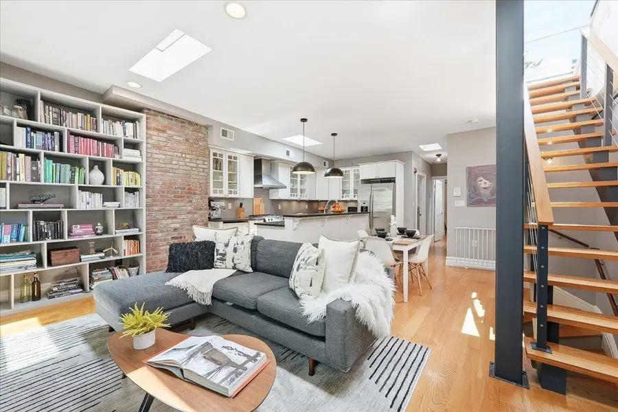 247 2nd Street 3, Jersey City, NJ 07302 - #2