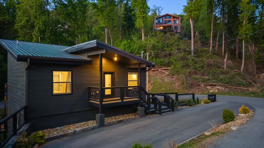 612 Sunset Lane, Gatlinburg, TN 37738 - #2