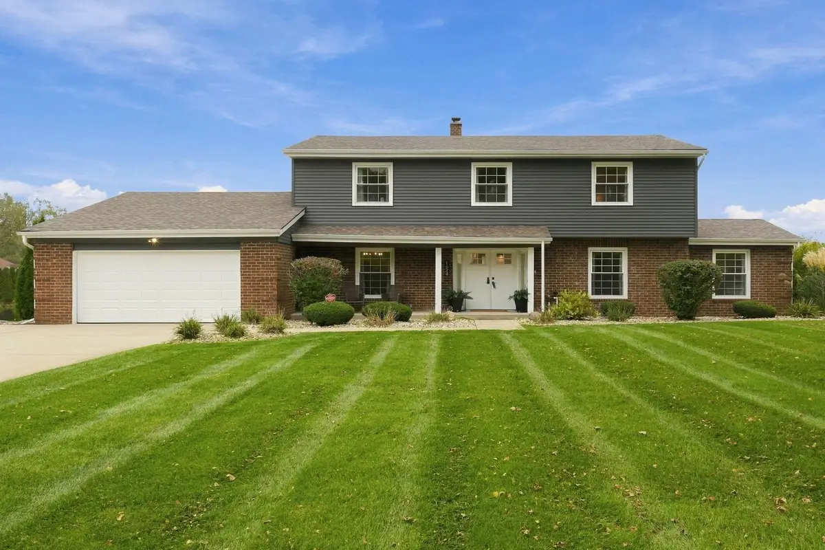 1624 E Lake Dr. W, Elkhart, IN 46514 - #1