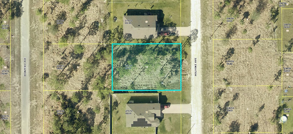 1927 Holyoke Ave., Lehigh Acres, FL 33972