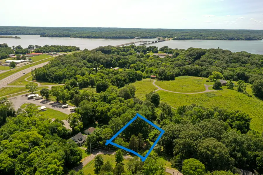 410 Canton Lakeshore Dr, Cadiz, KY 42211 - #2