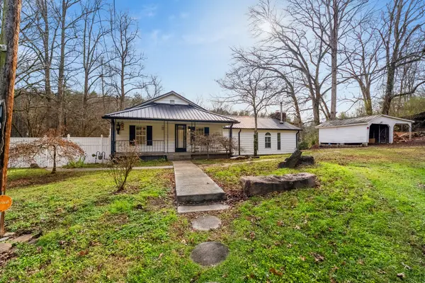 169 Adcock Hollow Rd, Harriman, TN 37748