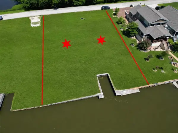 94 Wildwood Lake Drive, Huntsville, TX 77340