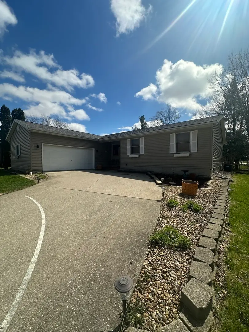 610 Kelley Drive, Heyworth, IL 61745 - #1